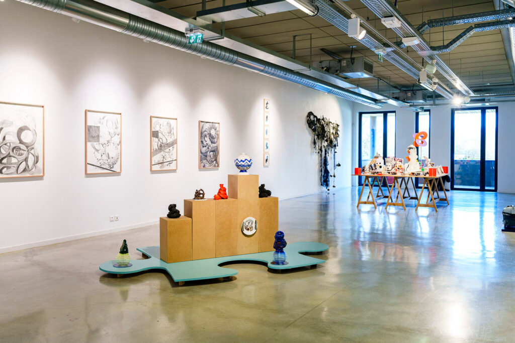 Vue de l'exposition " Intersections" 2023 Galerie Netplus